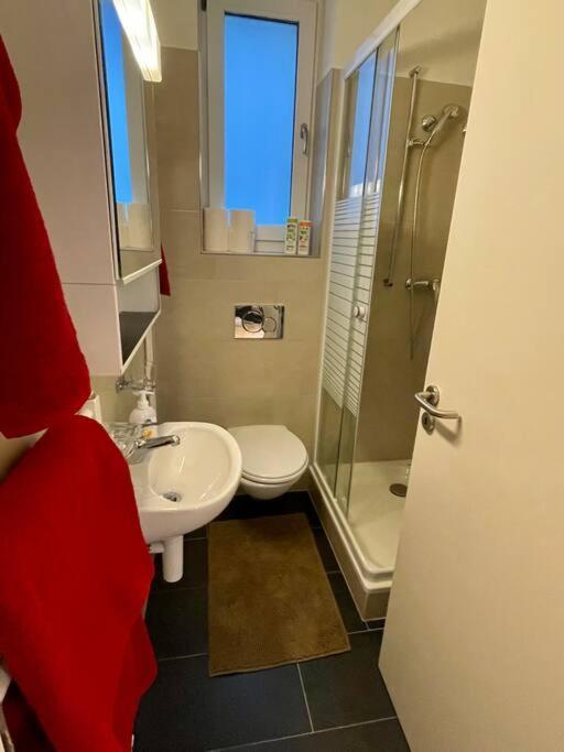 Gemuetliche Wohnung An Bester Lage Im Kreis 4 Zurique Exterior foto