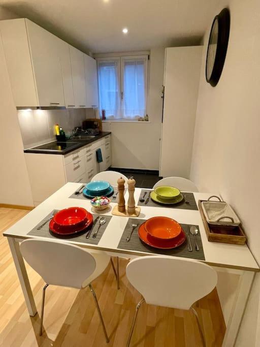 Gemuetliche Wohnung An Bester Lage Im Kreis 4 Zurique Exterior foto