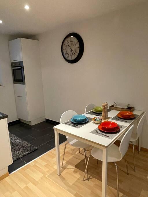 Gemuetliche Wohnung An Bester Lage Im Kreis 4 Zurique Exterior foto